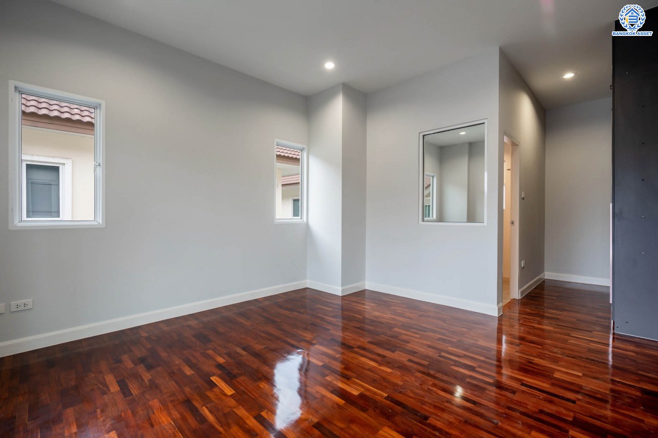 บ้านเดี่ยวมือสองนนทบุรี ม.นนทรีฟลอร่า ปิ่นเกล้า-ศาลายา เนื้อที่ 50.6 ตร.ว. ฟังก์ชัน 3 ห้องนอน 3 ห้องน้ำ 1 ห้องอเนกประสงค์ จอดรถได้ 2 คัน ส่วนกลางครบครัน ตอบโจทย์ทุกครอบครัว บนทำเลเดินทางสะดวก ใกล้เซ็นทรัลปิ่นเกล้า และจุดขึ้นทางด่วนศรีรัช